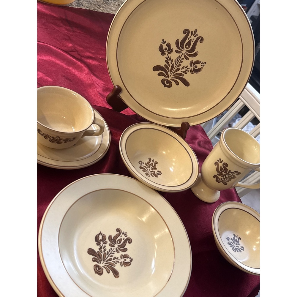 Pfaltzgraff Village Stoneware Set Brown‎ Floral Folk Art Cream USA Pottery